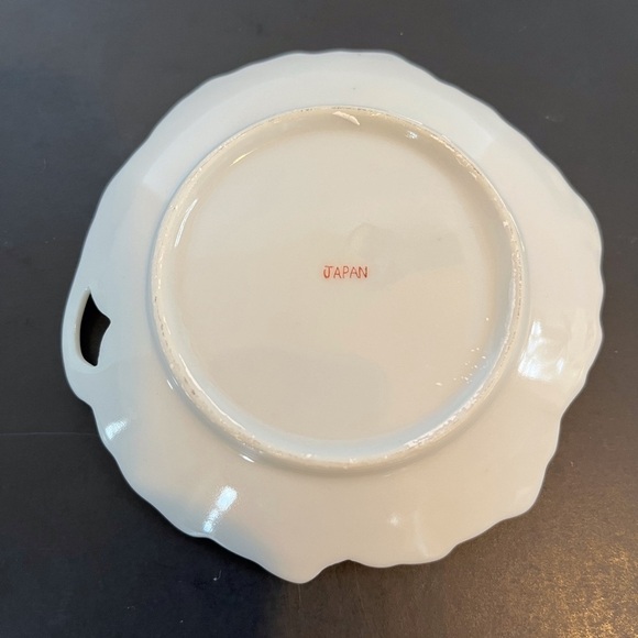 Leaf Shaped Trinket Dishes Floral Motif - Picture 4 of 7